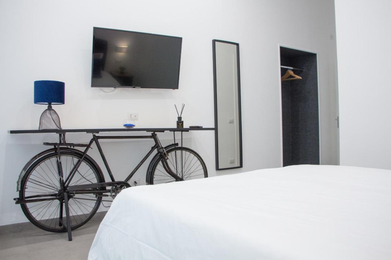 Blue Plebiscito Hotel เนเปิลส์ ภายนอก รูปภาพ