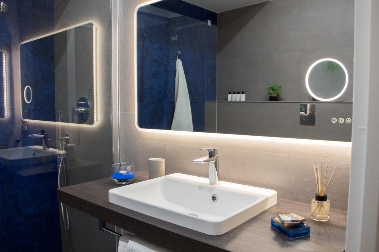 Blue Plebiscito Hotel เนเปิลส์ ภายนอก รูปภาพ