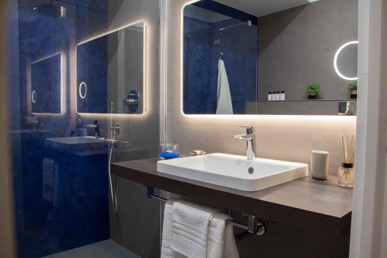 Blue Plebiscito Hotel เนเปิลส์ ภายนอก รูปภาพ