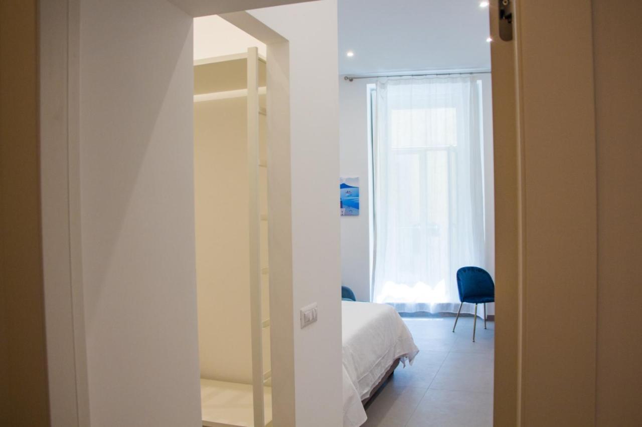 Blue Plebiscito Hotel เนเปิลส์ ภายนอก รูปภาพ